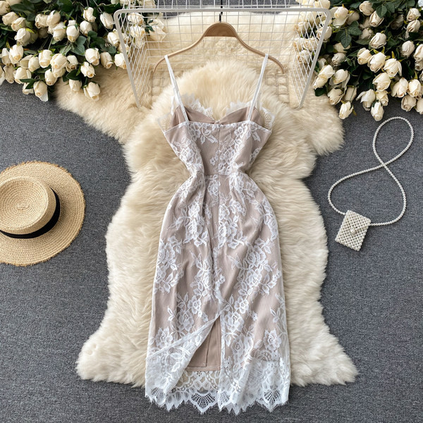 Naiste moodne pitsi ja peenikeste rihmadega kleit