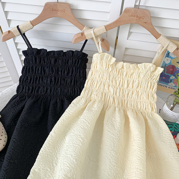 Uus mudel naiste lõikega peenikeste rihmadega kleit