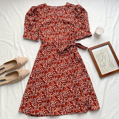 Νέο μοντέλο γυναικείο χρωματιστό φόρεμα με spitz λαιμόκοψη σε διάφορα χρώματα