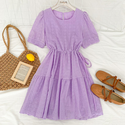 Casual γυναικείο φόρεμα με στρογγυλή λαιμόκοψη - κομμένο μοντέλο