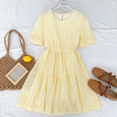 Casual γυναικείο φόρεμα με στρογγυλή λαιμόκοψη - κομμένο μοντέλο