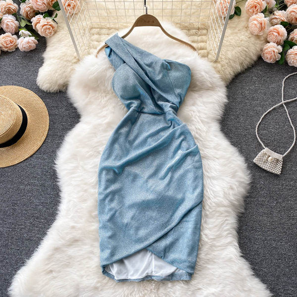 Rochie de dama eleganta, cu efect stralucitor si cu curea