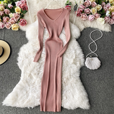 Női kordbársony ruha hosszú ujjal és kerek nyakkivágással