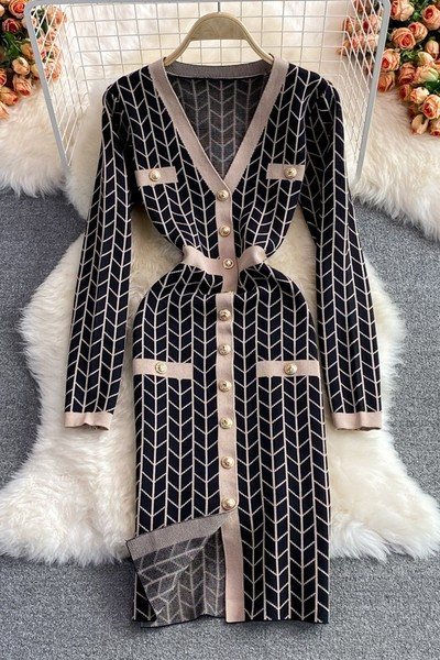 Νέο μοντέλο γυναικείο φόρεμα με κουμπιά και λαιμόκοψη spitz