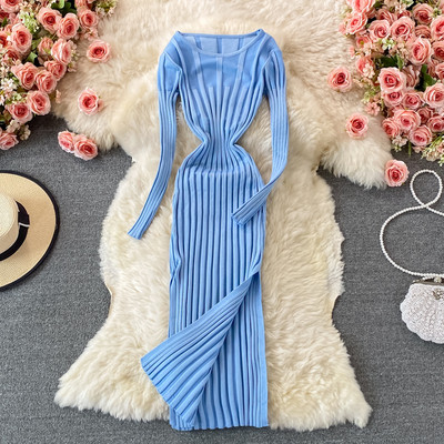 Pikk naiste kleit ümara kaelusega