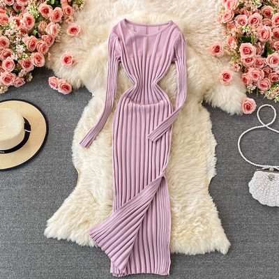 Pikk naiste kleit ümara kaelusega