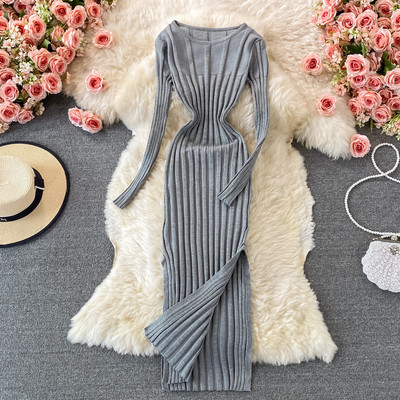 Pikk naiste kleit ümara kaelusega