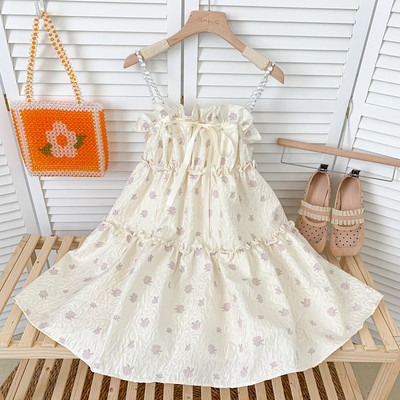 Uue mudeli naiste lõikega mitmes värvitoonis peenikeste rihmadega kleit