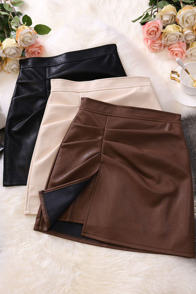 Γυναικεία φούστα από faux δέρμα με σχισμή