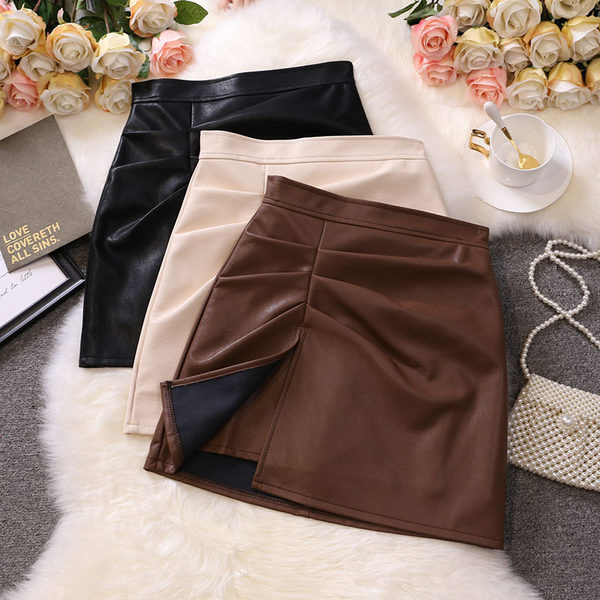 Γυναικεία φούστα από faux δέρμα με σχισμή