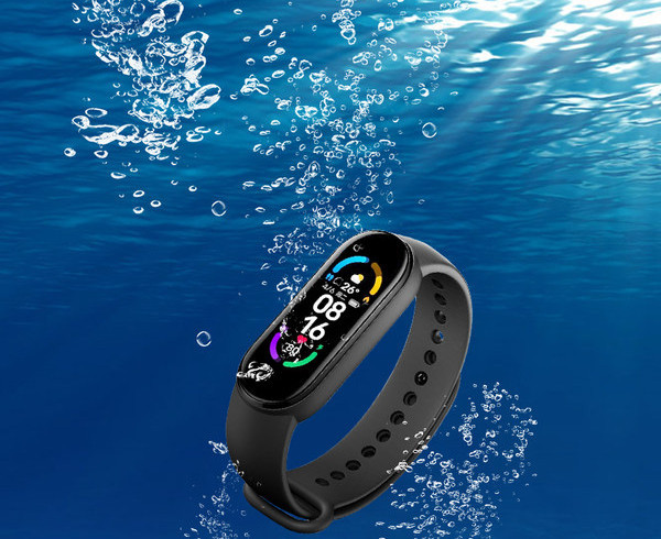 Vandeniui atspari fitneso apyrankė su Bluetooth ir širdies ritmo stebėjimu