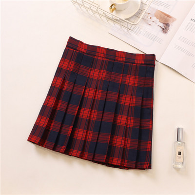 Fusta scurta in carouri cu talie inalta