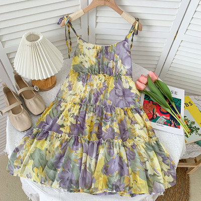 Moodne peenikeste rihmadega naiste suvekleit