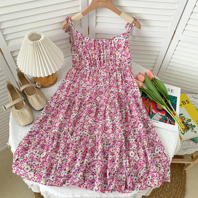 Moodne peenikeste rihmadega naiste suvekleit