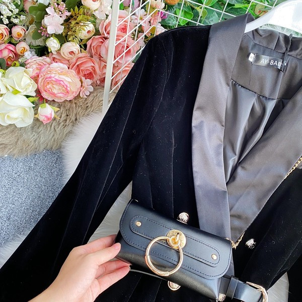 Naiste jope tüüpi kleit spits dekoltee ja vööga