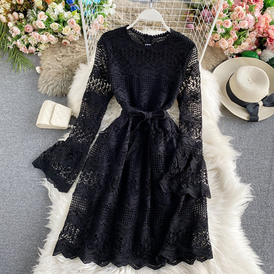 Νέο μοντέλο γυναικείο φόρεμα με ζώνη στη μέση και οβάλ λαιμόκοψη