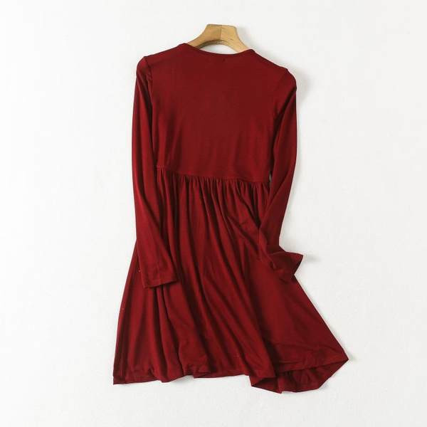 Γυναικείο μονόχρωμο φόρεμα απλό μοντέλο με μακριά μανίκια