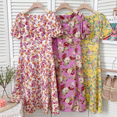 Moodne lillemustri ja spitsikaelusega naiste kleit – mitut värvi