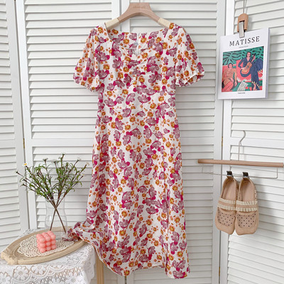 Moodne lillemustri ja spitsikaelusega naiste kleit – mitut värvi