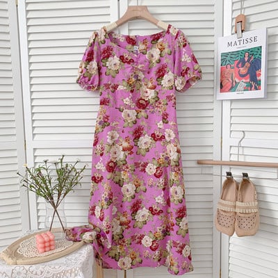 Moodne lillemustri ja spitsikaelusega naiste kleit – mitut värvi