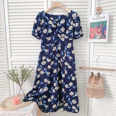 Moodne lillemustri ja spitsikaelusega naiste kleit – mitut värvi