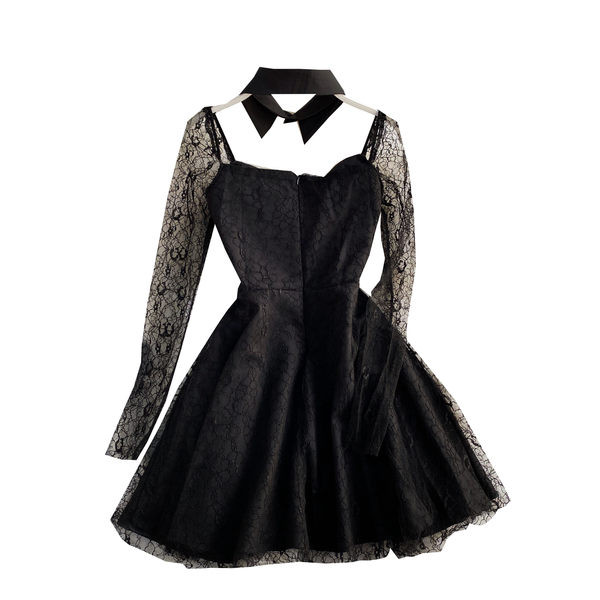 Naiste moodne pitsvarrukate ja klassikalise kraega kleit