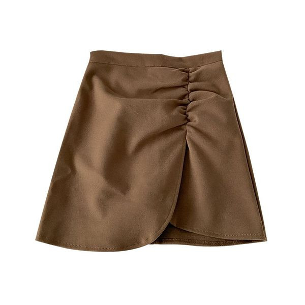 Rövid női szoknya magas derékkal, retro stílusban