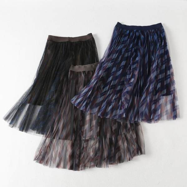 Moodne pitsertopiga seelik