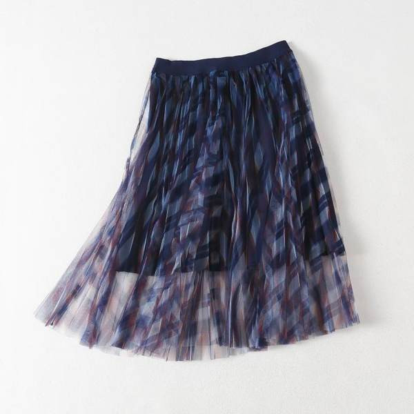 Moodne pitsertopiga seelik