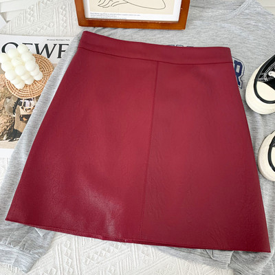 Μοντέρνα γυναικεία δερμάτινη φούστα με ψηλή μέση