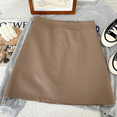 Μοντέρνα γυναικεία δερμάτινη φούστα με ψηλή μέση
