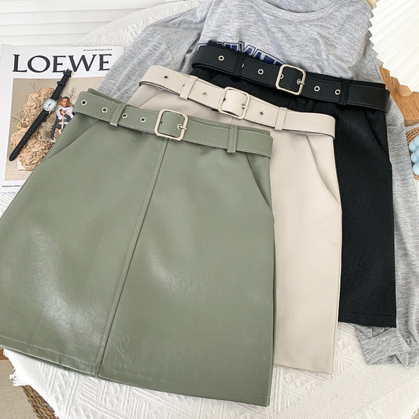 Fusta scurta dama din imitatie model nou, cu talie inalta