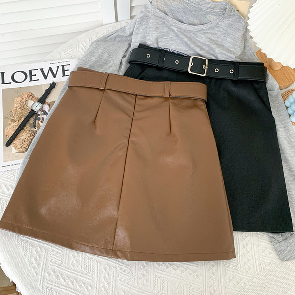 Fusta scurta dama din imitatie model nou, cu talie inalta