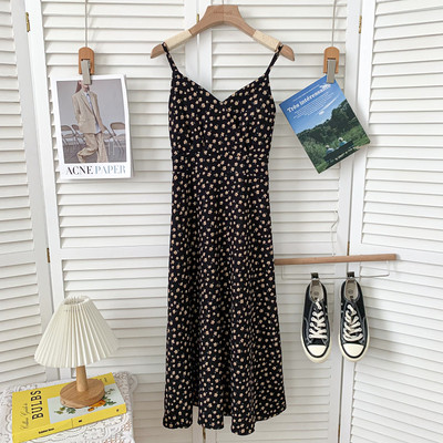 Vabaaja naiste lõikega peenikeste rihmadega kleit – mitut värvi