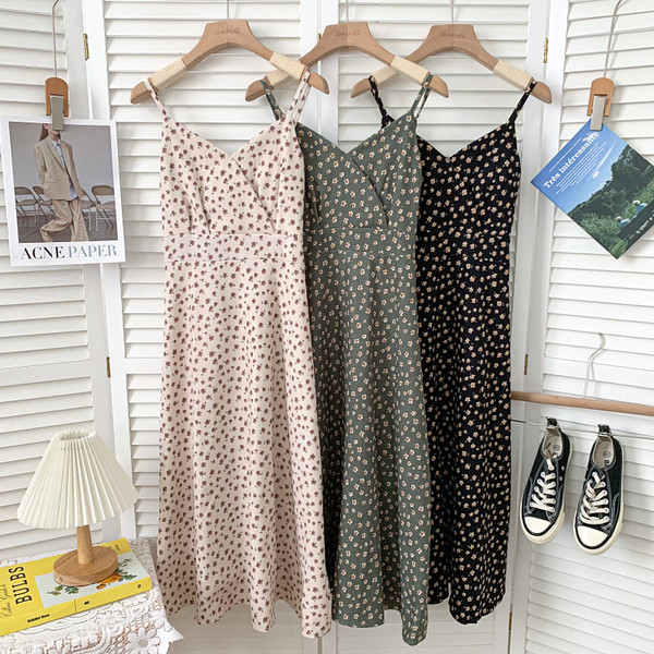 Vabaaja naiste lõikega peenikeste rihmadega kleit – mitut värvi