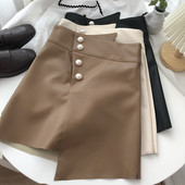 Έκο δερμάτινη ασύμμετρη φούστα με κουμπιά