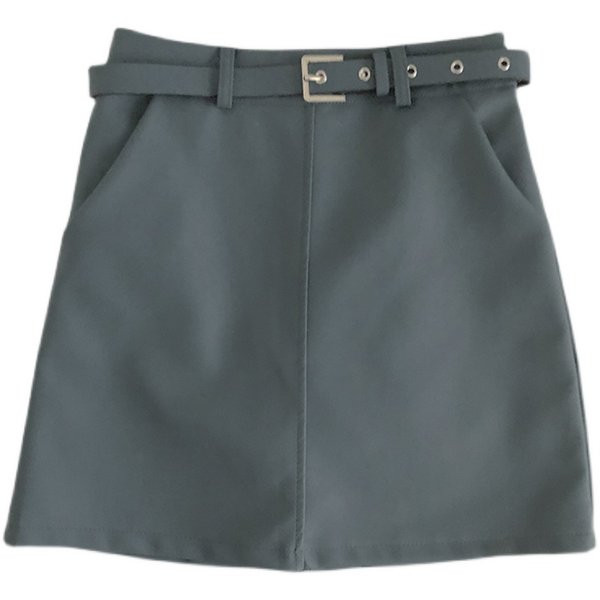 Kratka ženska suknja s remenom i A krojem