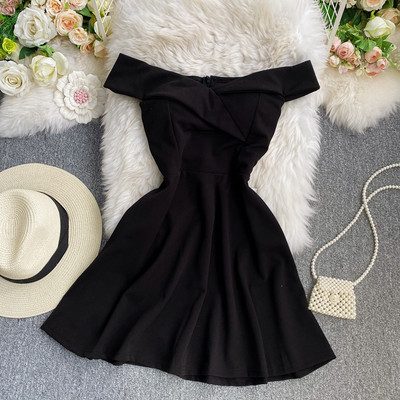 Κοντό γυναικείο φόρεμα με φερμουάρ στο πίσω μέρος - διάφορα χρώματα