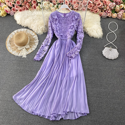 Γυναικείο δαντελένιο φόρεμα με οβάλ λαιμόκοψη και μακριά μανίκια