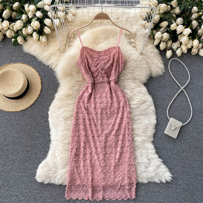 Γυναικείο φόρεμα σε ροζ χρώμα με λεπτές τιράντες