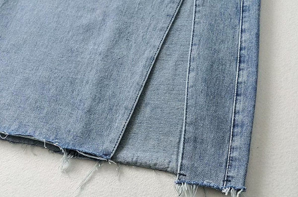 Μακριά τζιν φούστα με ασύμμετρη στερέωση