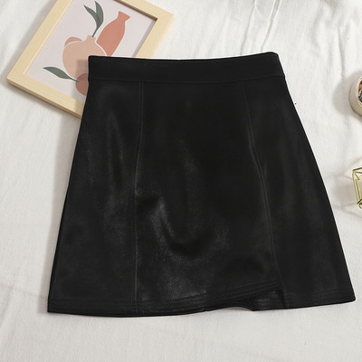 Γυναικεία φούστα απλού μοντέλου από faux δέρμα με ψηλή μέση