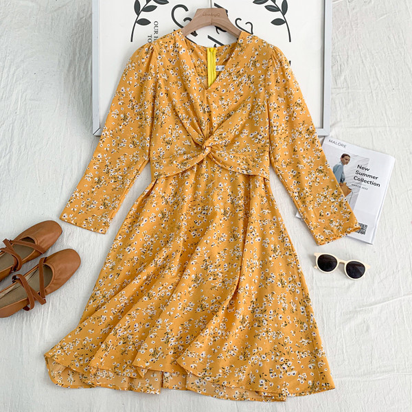 Νέο μοντέλο γυναικείο φθινοπωρινό φόρεμα με spitz λαιμόκοψη και μακριά μανίκια