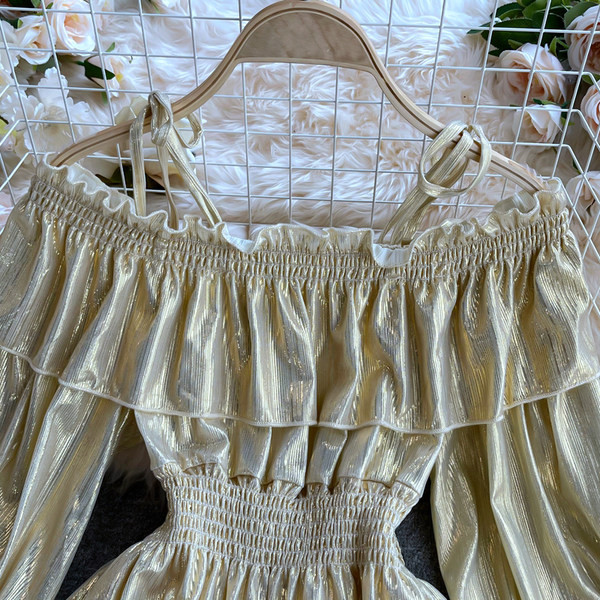 Naiste kleit elastse vöökoha ja pikkade varrukatega