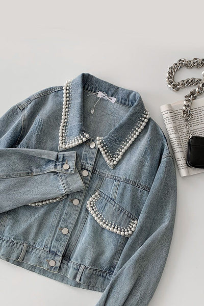 Női farmer dzseki gyöngyökkel és gombokkal