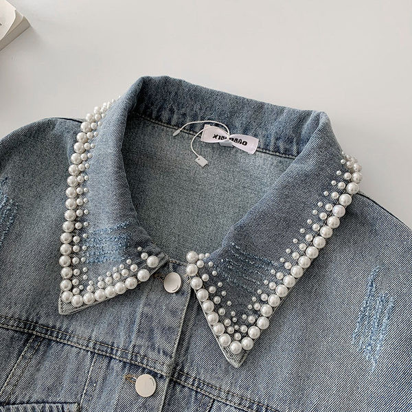 Női farmer dzseki gyöngyökkel és gombokkal