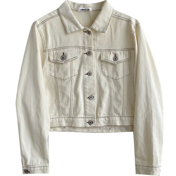 Női farmerdzseki gombokkal és gallérral