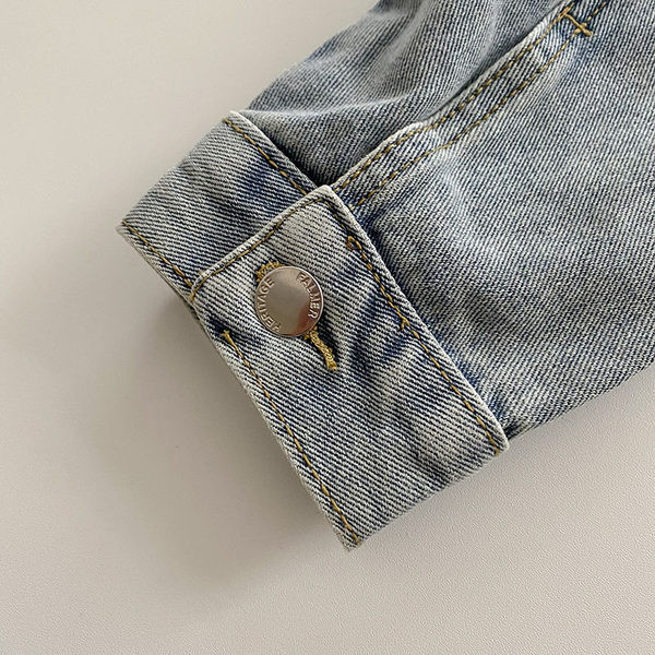 Τζιν μπουφάν με τσέπες και κουμπιά - φαρδύ μοντέλο