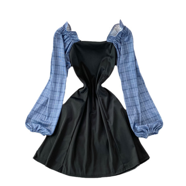 Kandilise kaelusega ja pikkade varrukatega naiste kleit