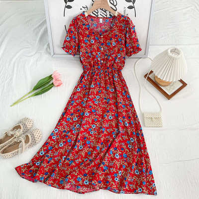 Uue mudeli lõikega naiste nööpidega kleit